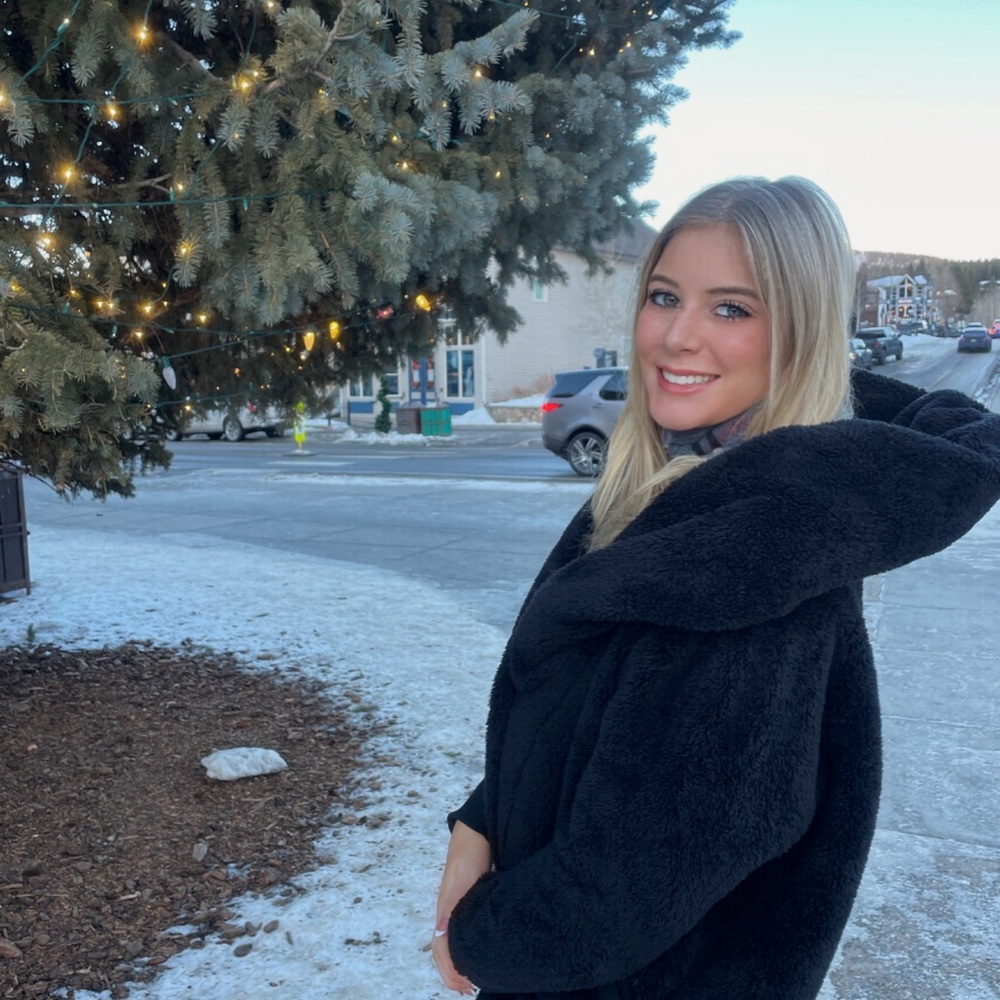 Meet your Posher, Abigail